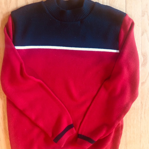 Forever 21 crew necked sweater - Picture 1 of 3